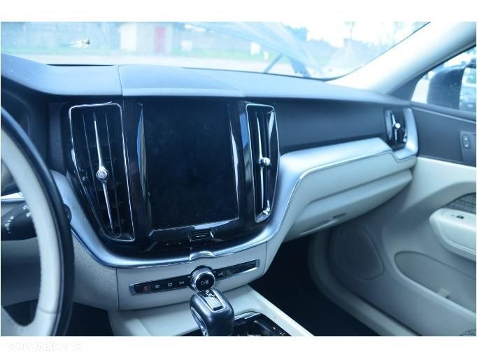 Volvo XC 60 D4 AWD Momentum - 12