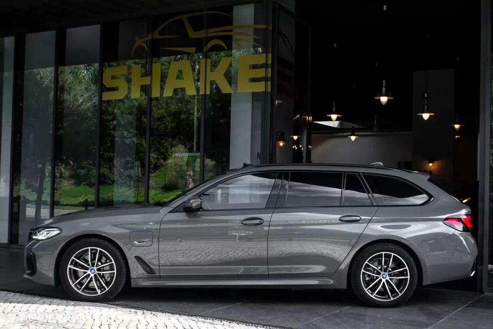 BMW 530 e Pack Desportivo M - 2