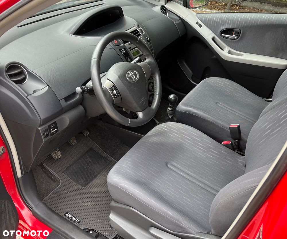 Toyota Yaris 1.33 VVT-i Life - 13