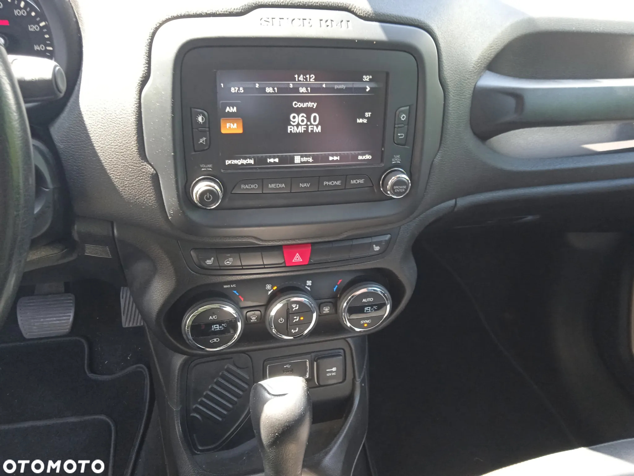 Jeep Renegade - 16