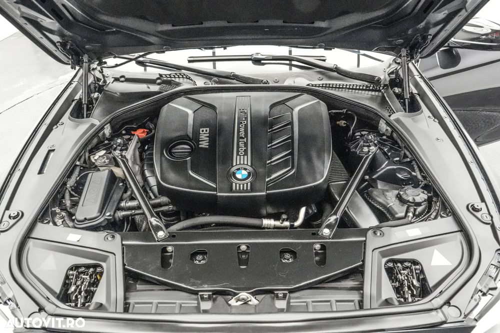 BMW Seria 5 520d xDrive - 28