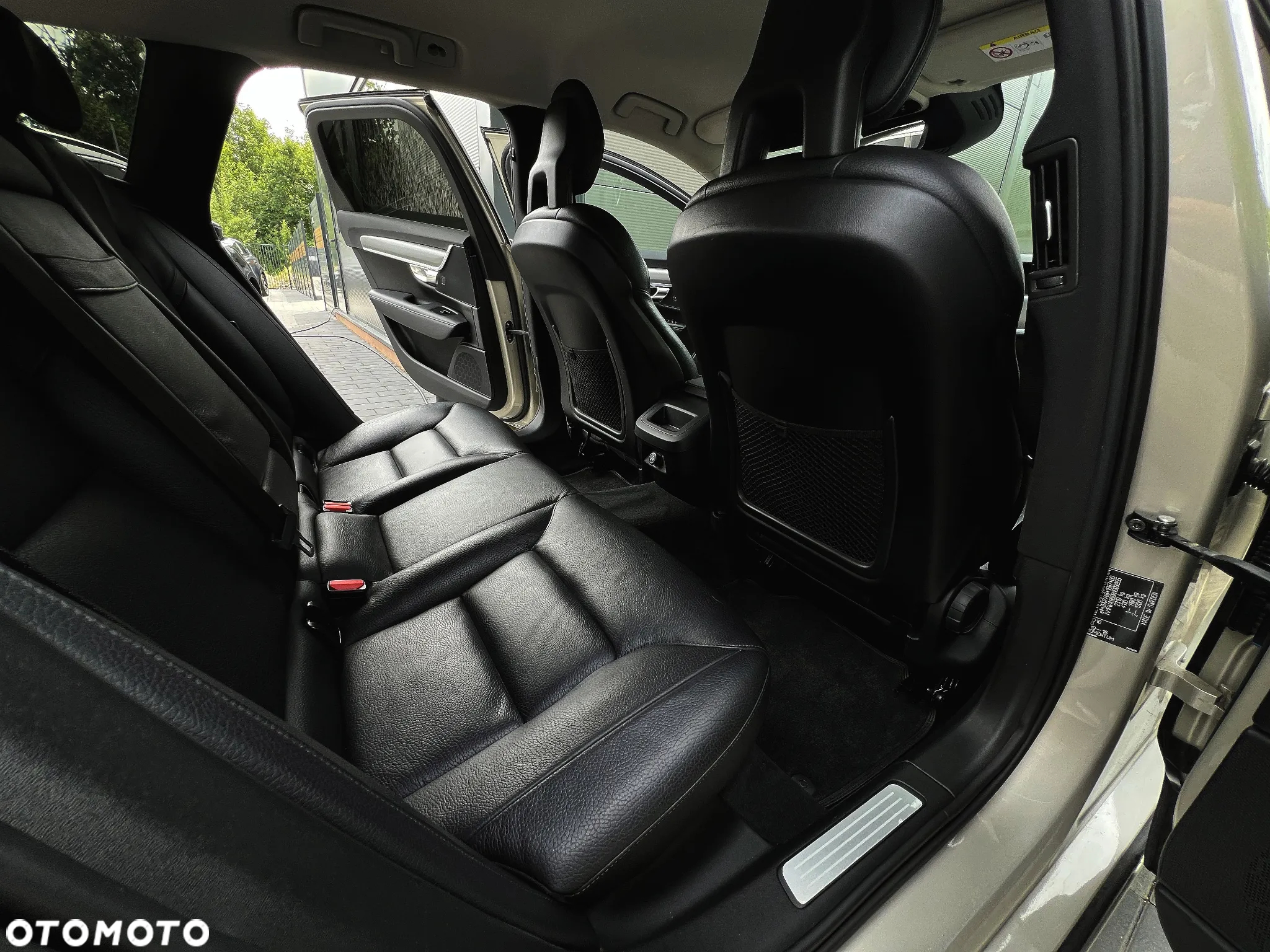 Volvo V90 D4 Momentum Pro - 20
