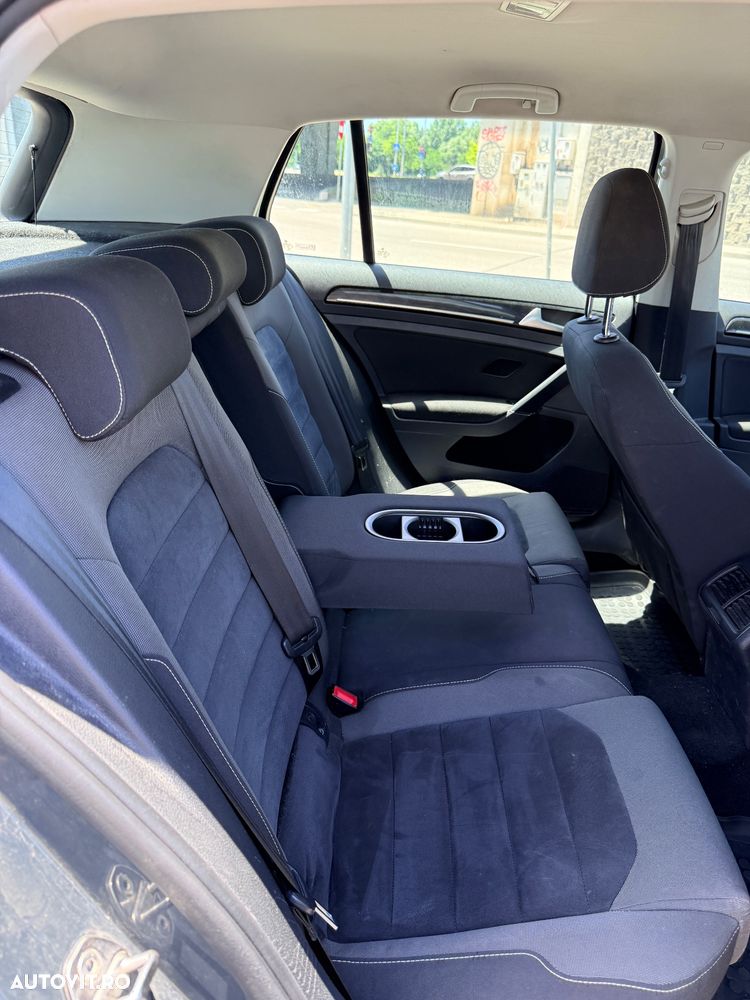 Volkswagen Golf 1.6 TDI DPF Trendline - 9