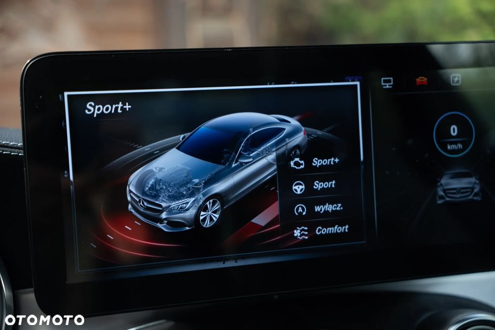 Mercedes-Benz Klasa C 200 4-Matic 9G-Tronic - 36