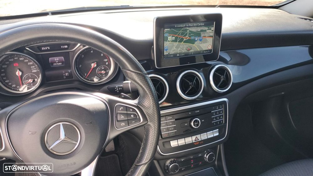 Mercedes-Benz CLA 200 d Shooting Brake AMG Line Aut. - 18