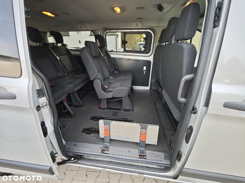 Ford Tourneo Custom - 30