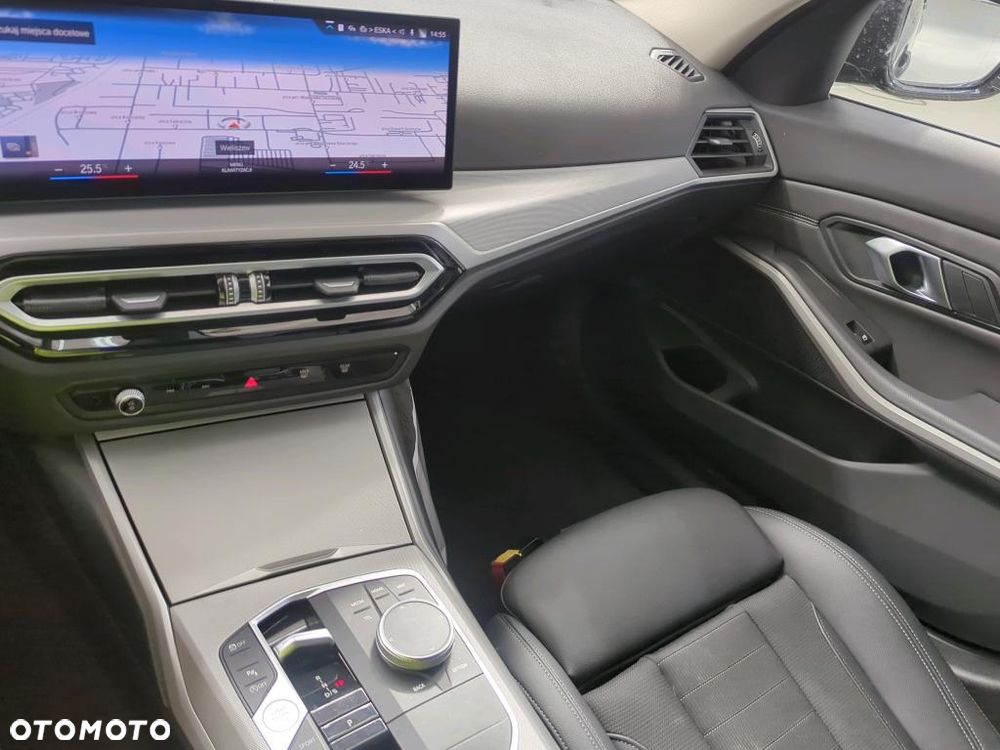 BMW Seria 3 330i sport - 4