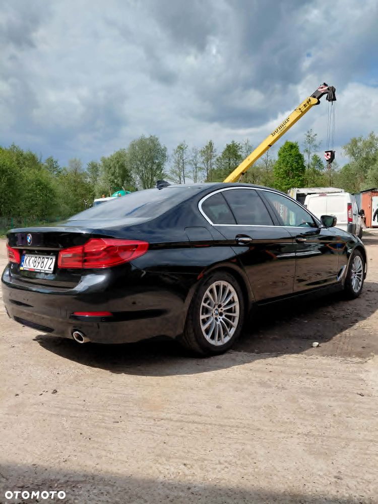 BMW Seria 5 520d Luxury Line sport - 11