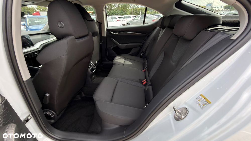 Skoda Octavia 1.5 TSI mHEV Drive Essence DSG - 10