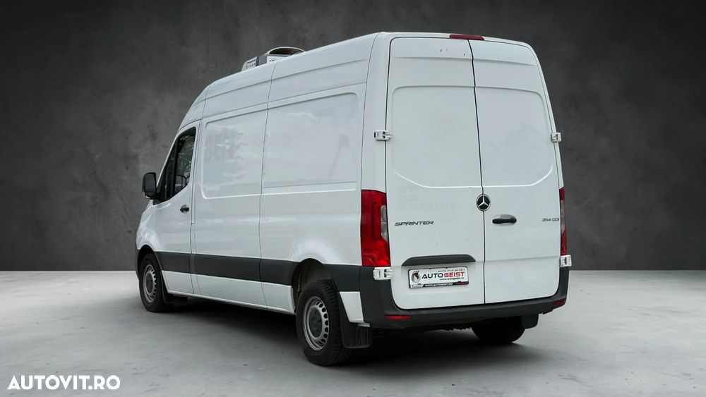 Mercedes-Benz Sprinter - 5