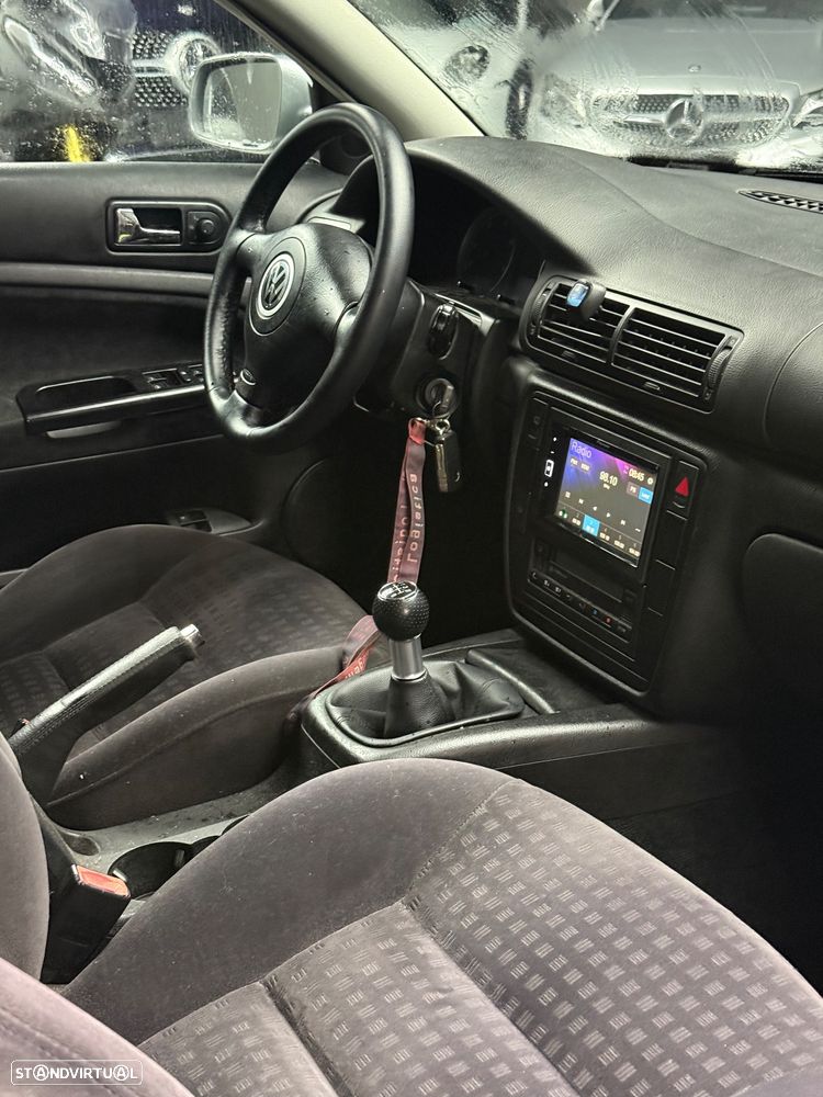 VW Passat 1.9 TDi Comfortline - 12