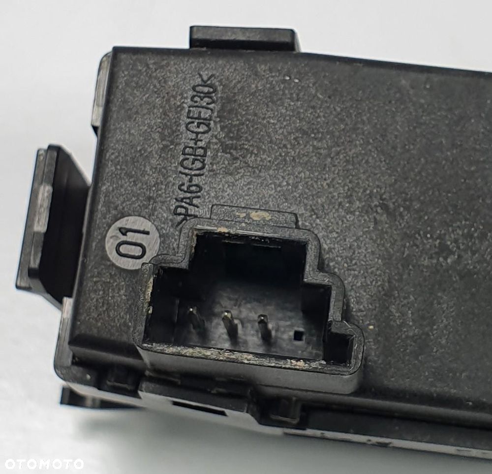 PRZYCISK PRZEŁĄCZNIK SKRZYNI CS MERCEDES W212 A2128206310 - 3
