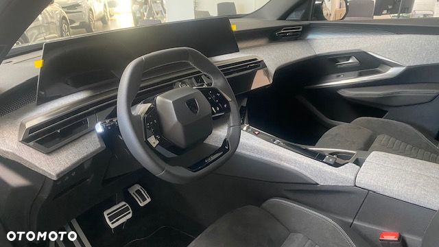 Peugeot 3008 1.2 PureTech mHEV GT E-DCS6 - 8