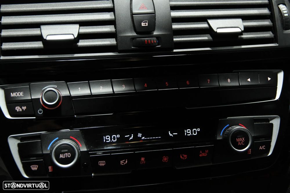 BMW 318 d Touring Line Sport Shadow Auto - 13