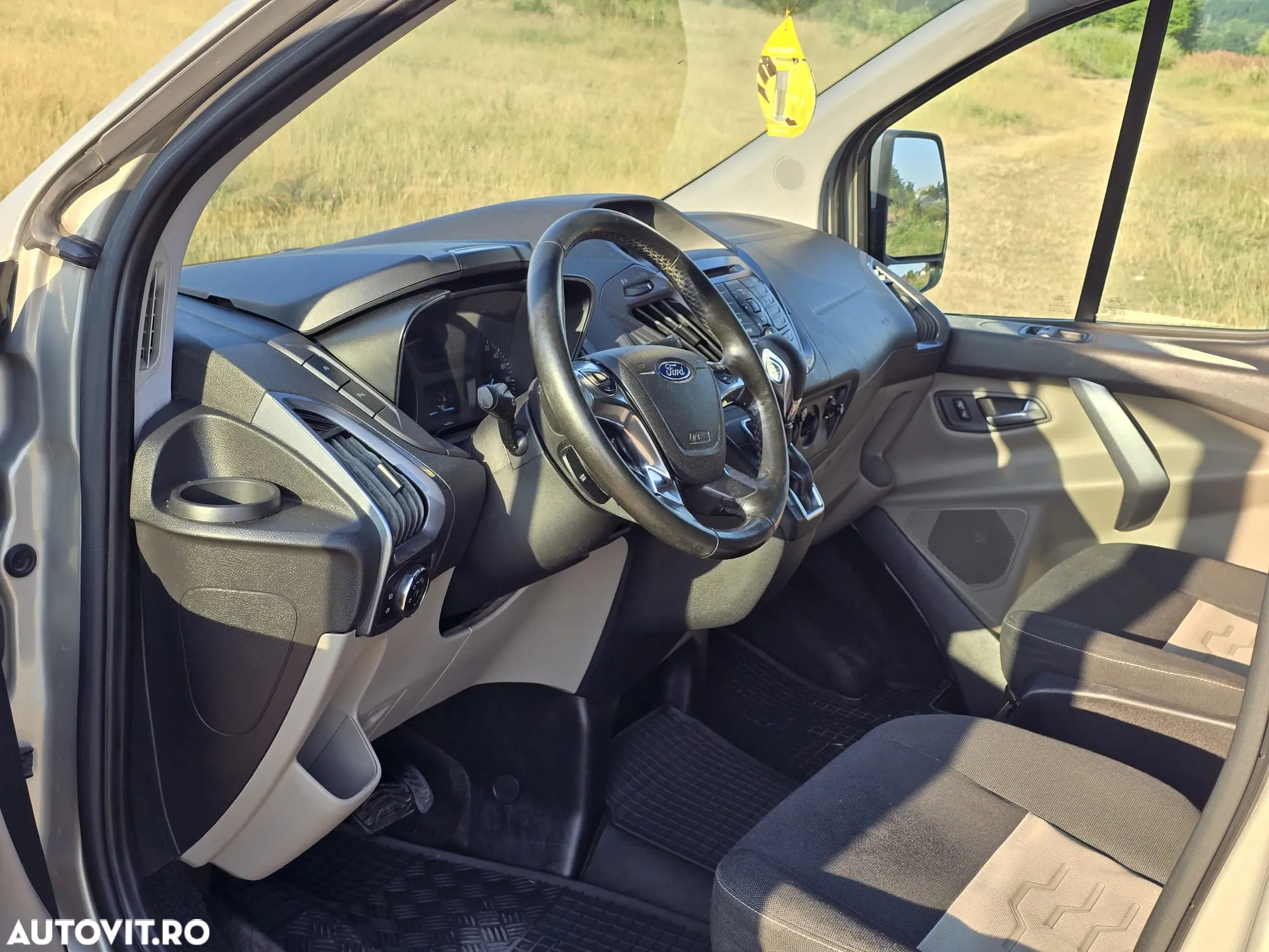 Ford Tourneo Custom - 23