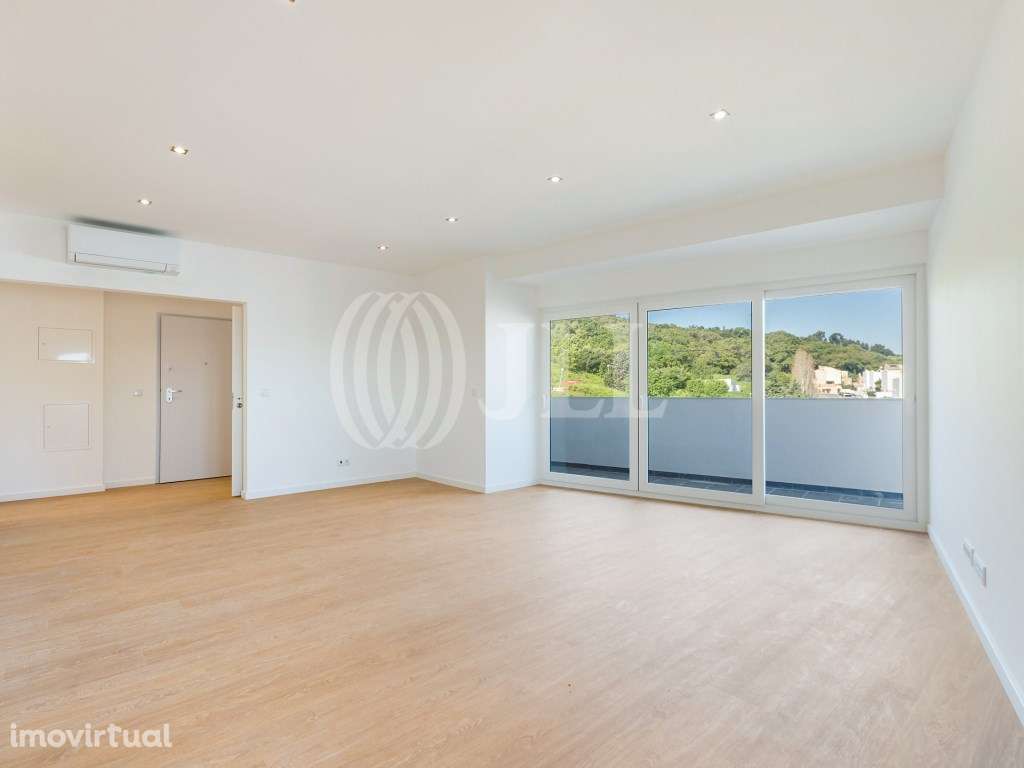 Apartamento T2 com varanda e estacionamento em Loures - Grande imagem: 5/11