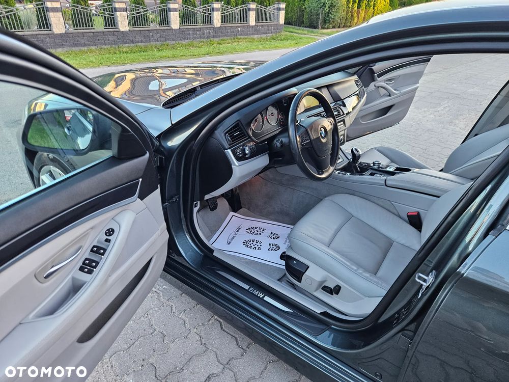 BMW Seria 5 520d Special Edition - 16