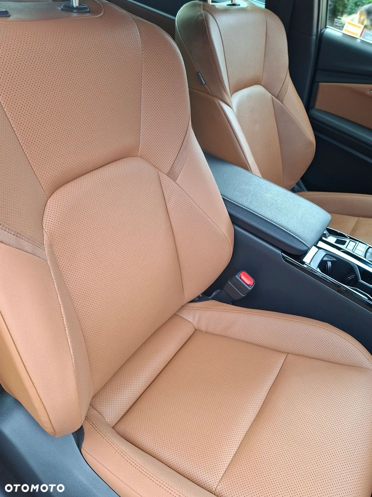 Toyota Camry 2.5 Hybrid Executive CVT - 6