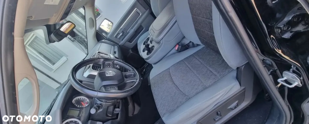 Dodge RAM 1500 5.7 4x4 - 12