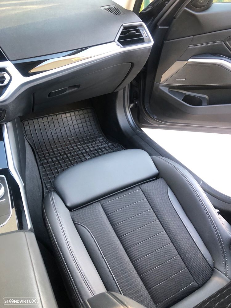 BMW 330 e iPerformance Line Sport - 13