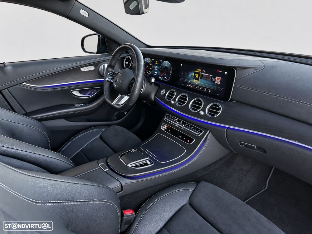 Mercedes-Benz E 300 de 4Matic 9G-TRONIC AMG Line - 23