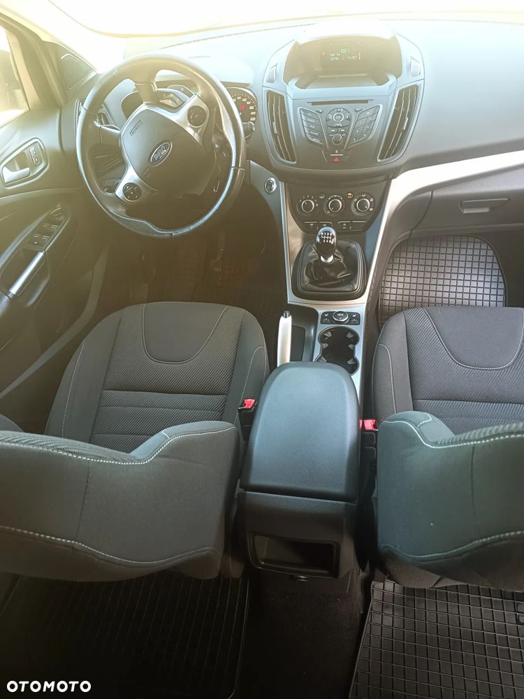 Ford Kuga 1.5 EcoBoost 2x4 Individual - 14