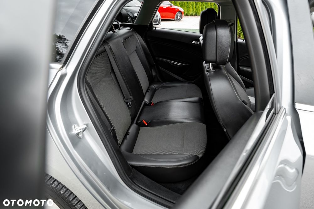 Opel Astra 1.4 Turbo - 22