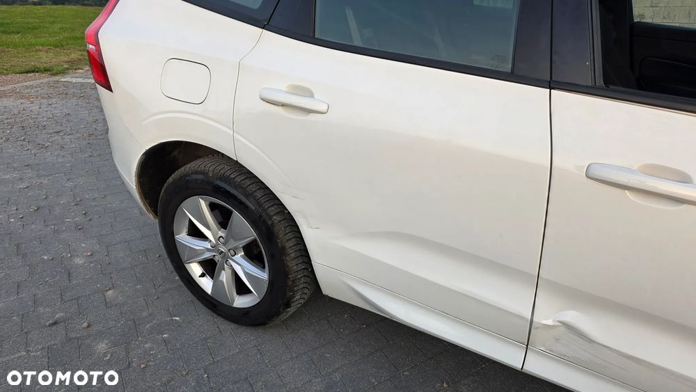 Volvo XC 60 B4 D AWD Momentum - 10