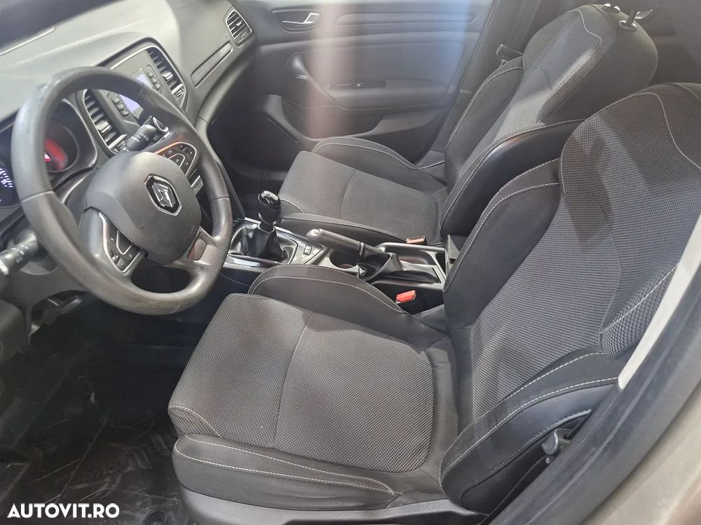 Renault Megane TCe GPF Life - 6
