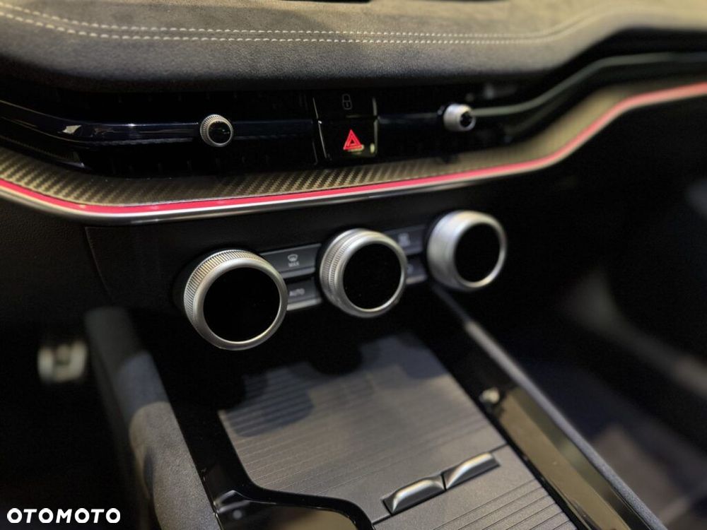 Skoda Superb 2.0 TSI DSG 4x4 Sportline - 18