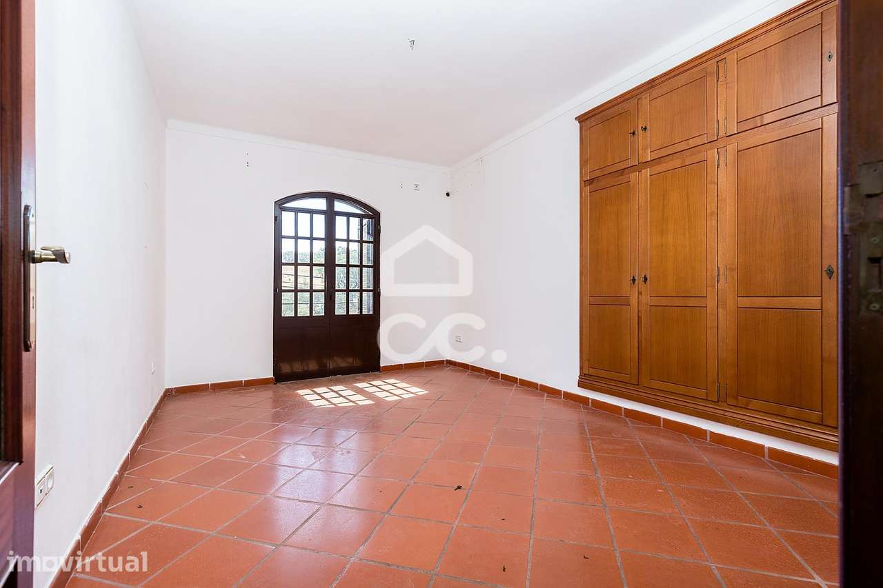 Moradia Bifamiliar de 1º Andar c/ Garagem e Aproveitamento de Sótão | - Grande imagem: 3/39