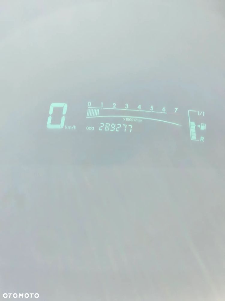 Toyota Yaris - 25