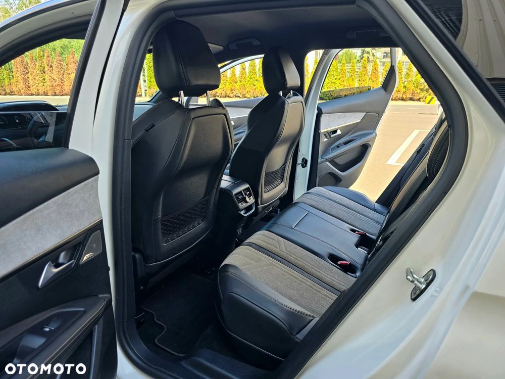 Peugeot 3008 1.6 PureTech HYbrid GT Line S&S EAT8 - 18