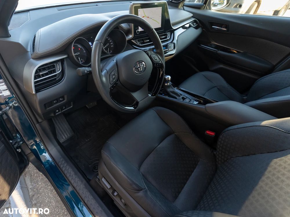Toyota C-HR 2.0 HSD 184 CP 4x2 CVT Classy Bi-Tone - 11