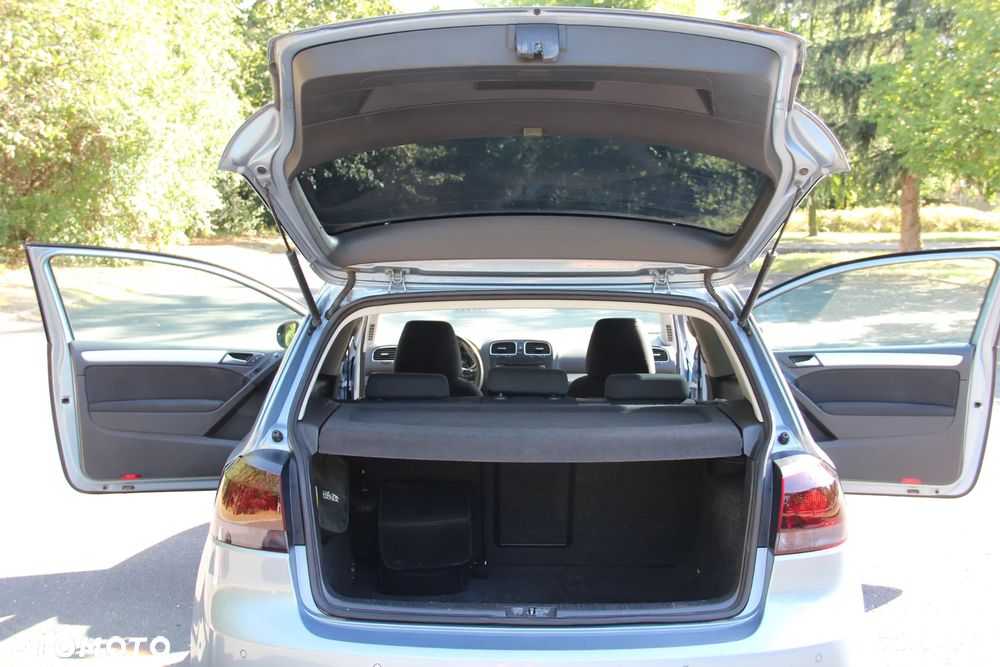 Volkswagen Golf - 24