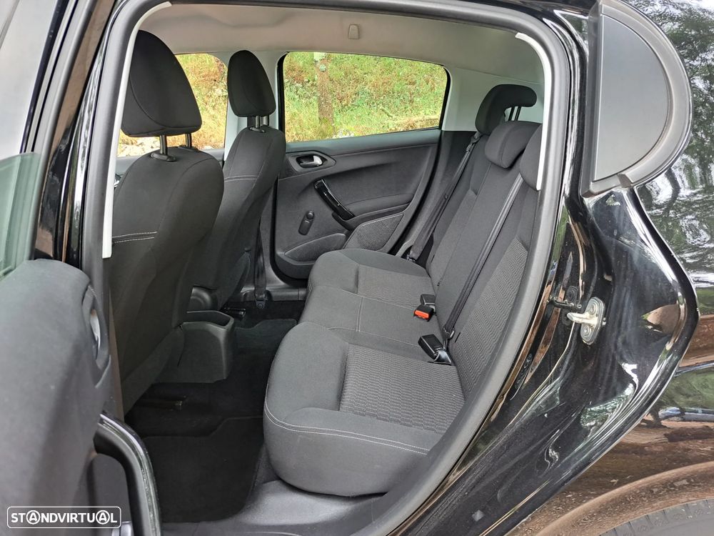 Peugeot 208 BlueHDi 100 Active Pack - 25