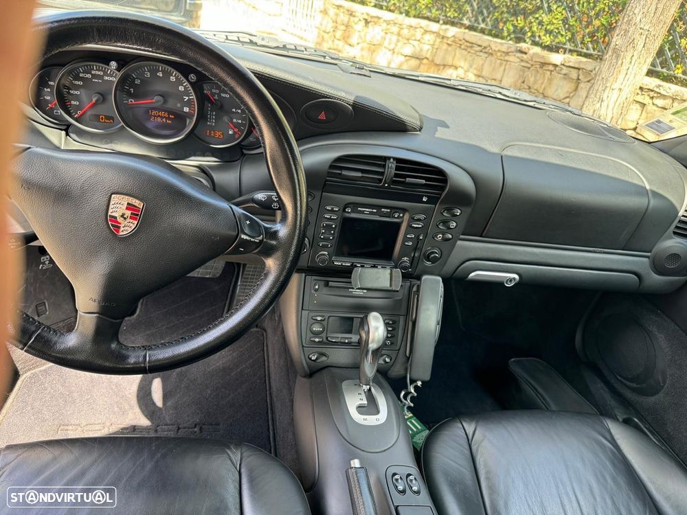 Porsche 911 (996) Carrera 4 - 5