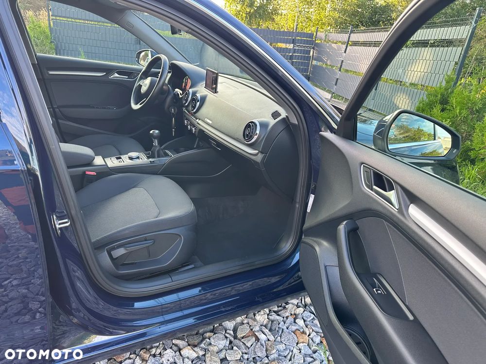 Audi A3 Sportback 2.0 TDI design - 31