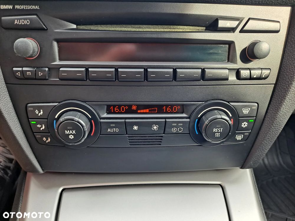 BMW Seria 3 320i - 23