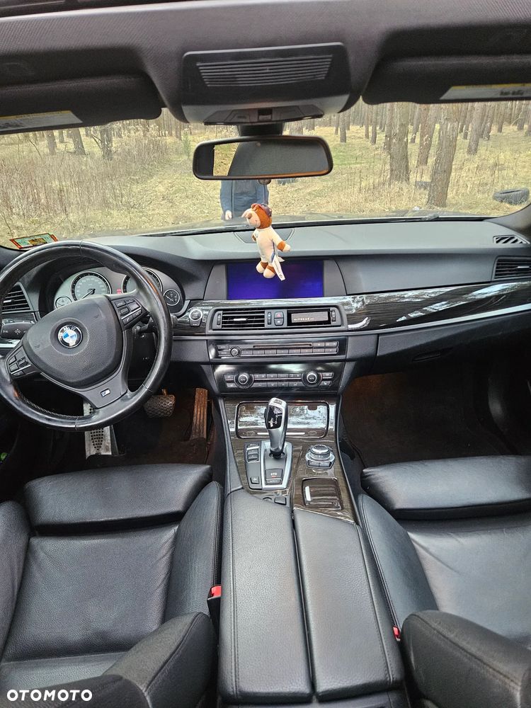 BMW Seria 5 528i xDrive - 12