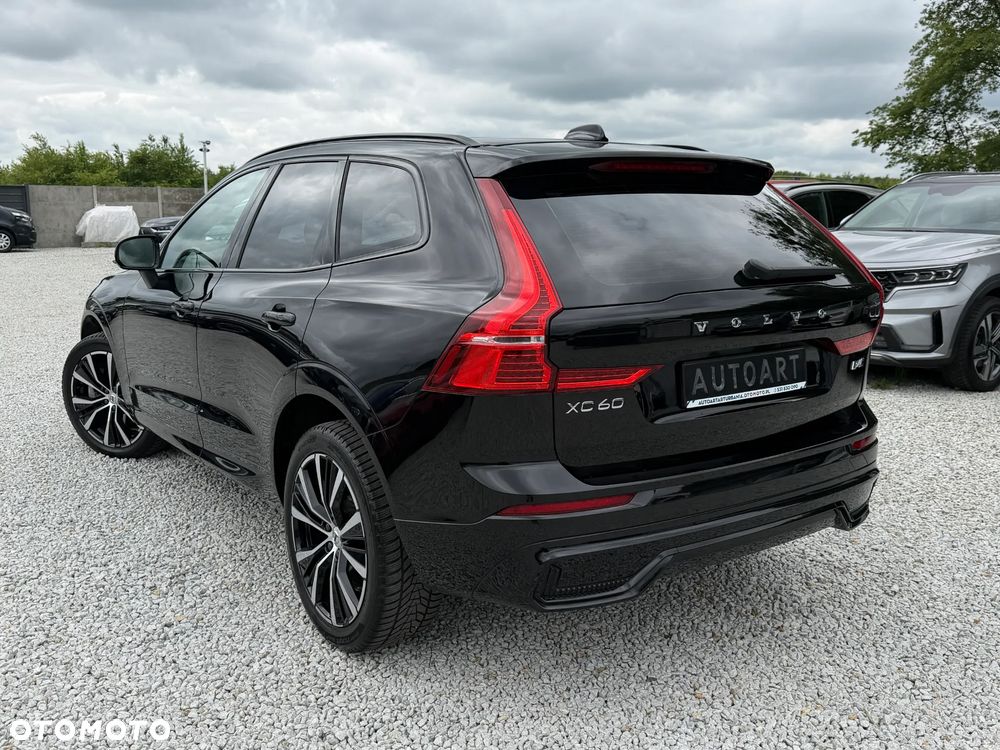 Volvo XC 60 B4 D AWD Ultimate Dark - 9