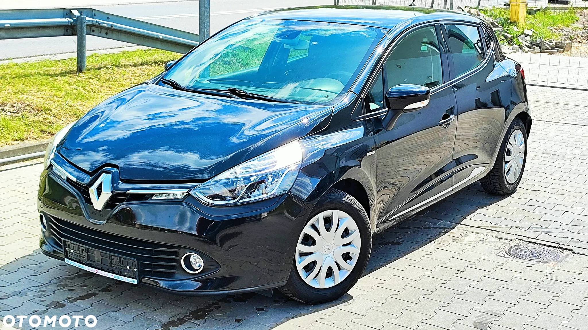 Renault Clio 1.2 16V Limited EU6 - 2