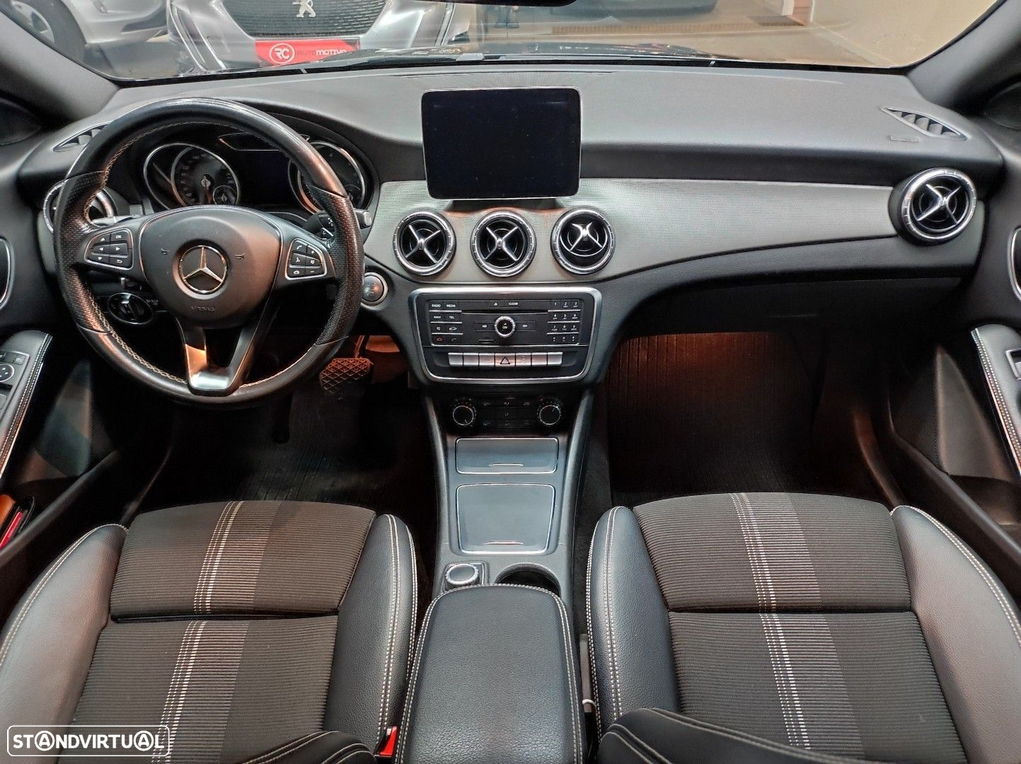 Mercedes-Benz CLA 180 - 9