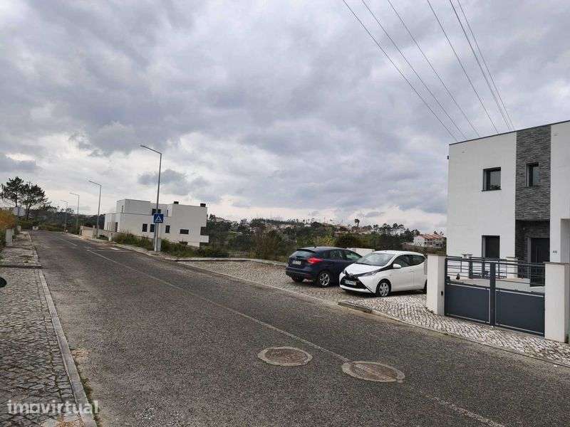 Terreno urbano para construção em Batalha – 692 m² – 70.000€ - Grande imagem: 3/12