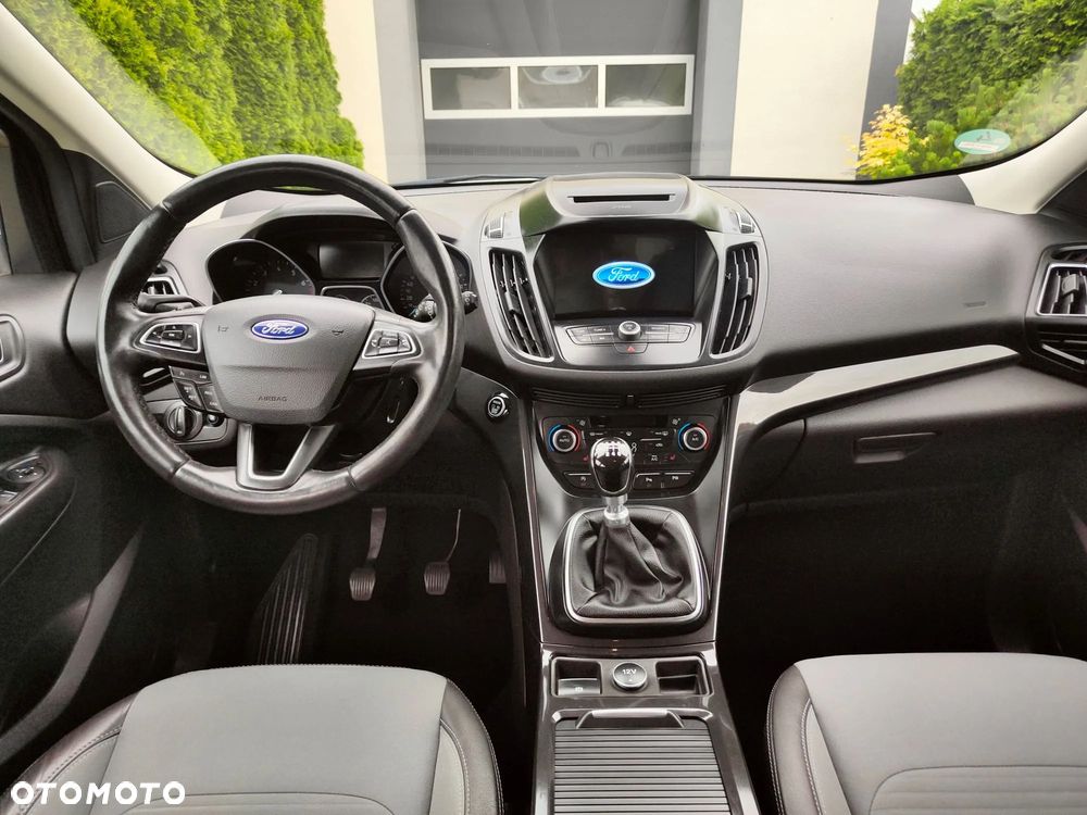Ford Kuga 1.5 EcoBoost 2x4 Titanium - 8