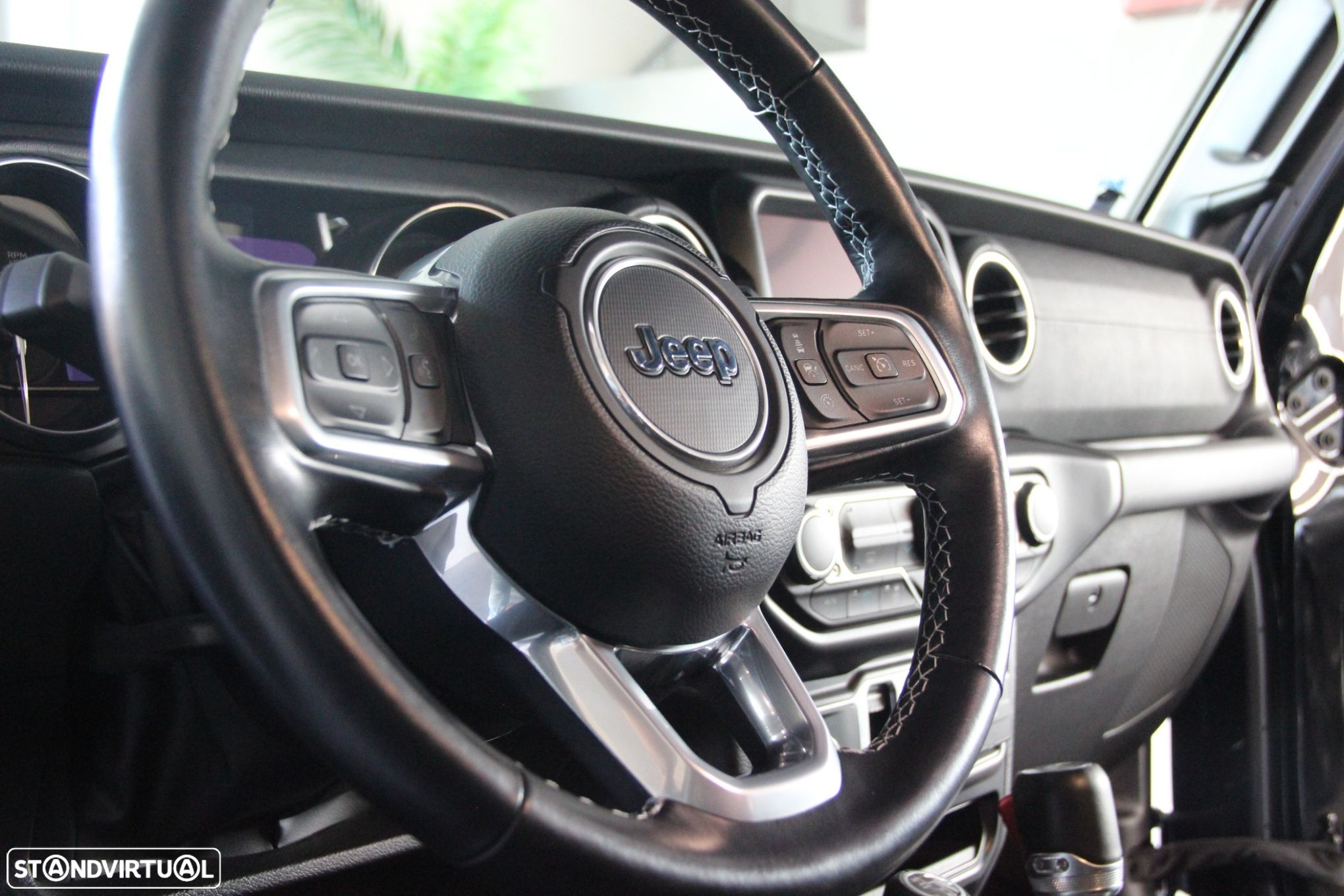 Jeep Wrangler Unlimited - 30