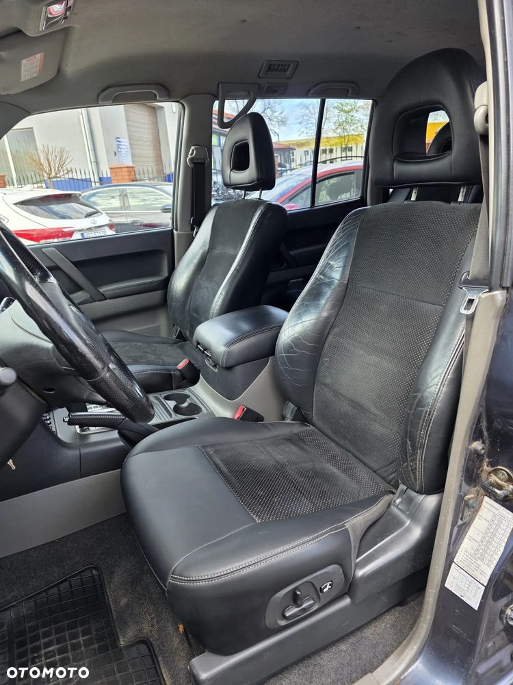 Mitsubishi Pajero 3.2 DID Instyle DAKAR - 14