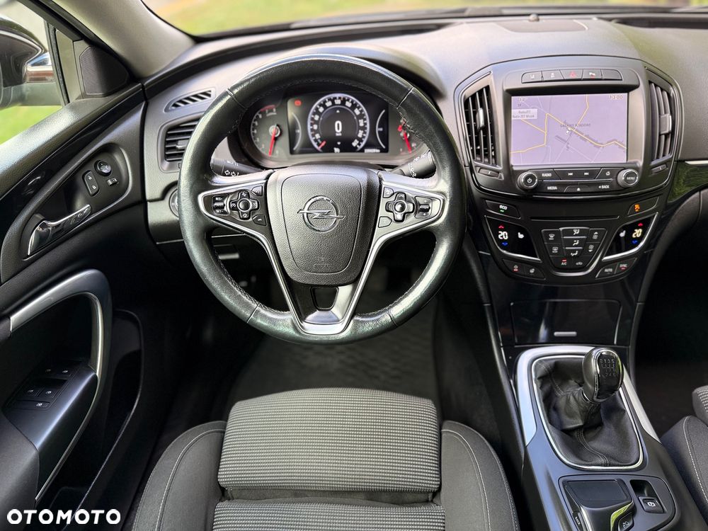 Opel Insignia - 15