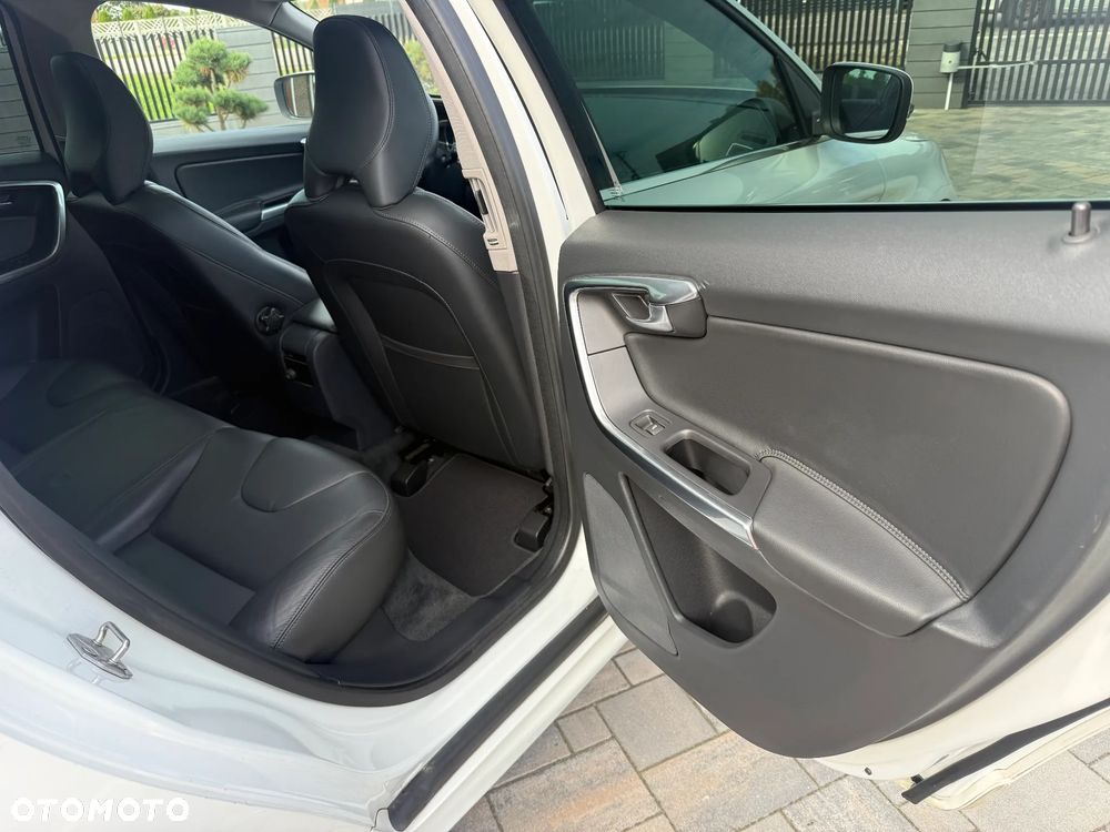 Volvo XC 60 D4 Geartronic Summum - 35