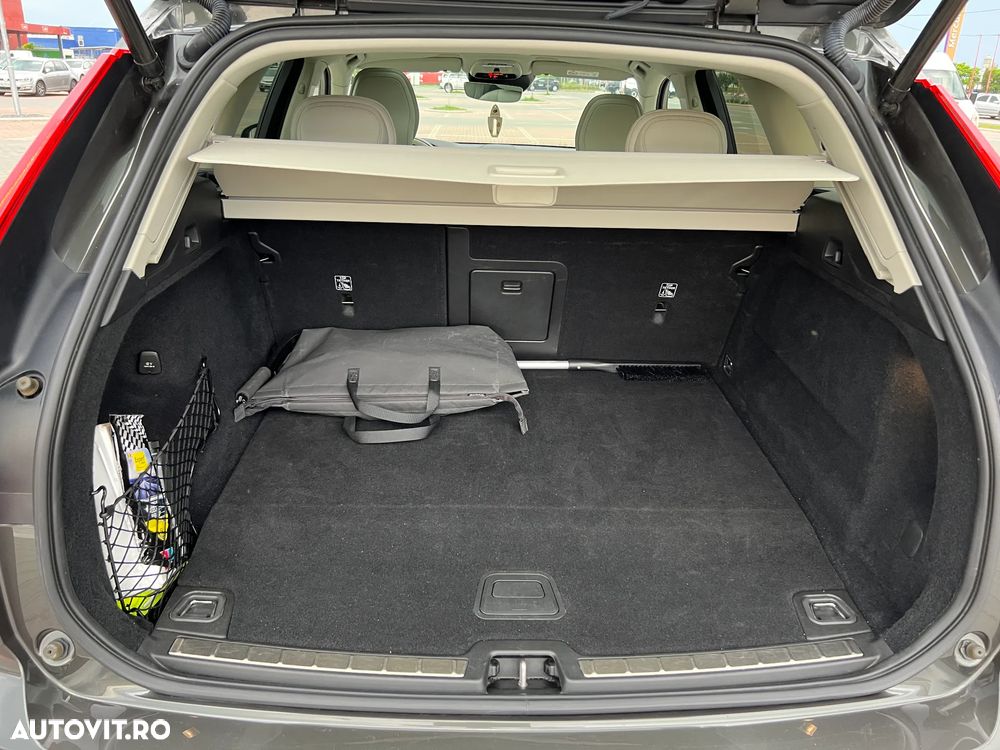VOLVO XC60 2019 — imagine 13